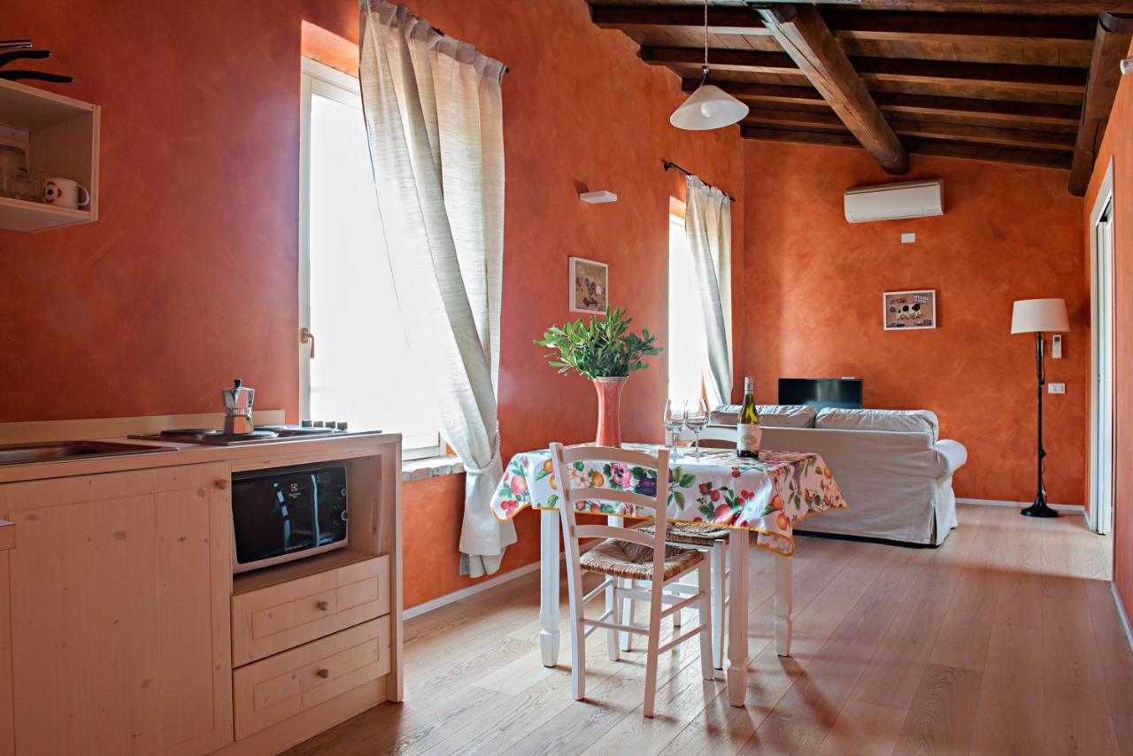 Agriturismo Lecolombare Nogarole Rocca Buitenkant foto